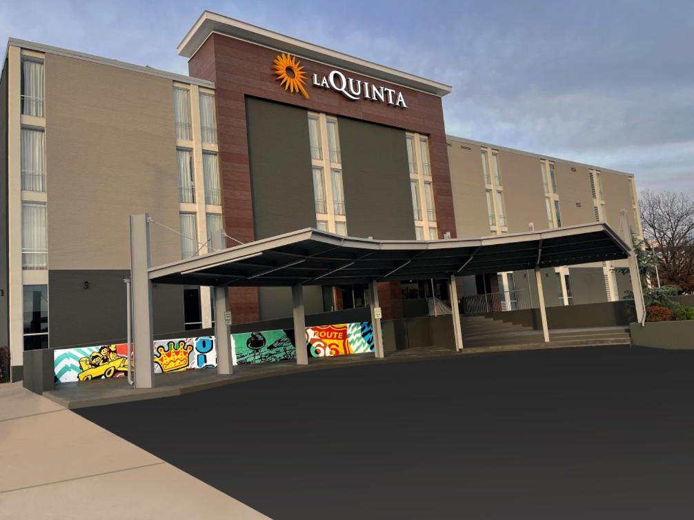 La Quinta Inn & Suites By Wyndham Tulsa Downtown - Route 66 Zewnętrze zdjęcie