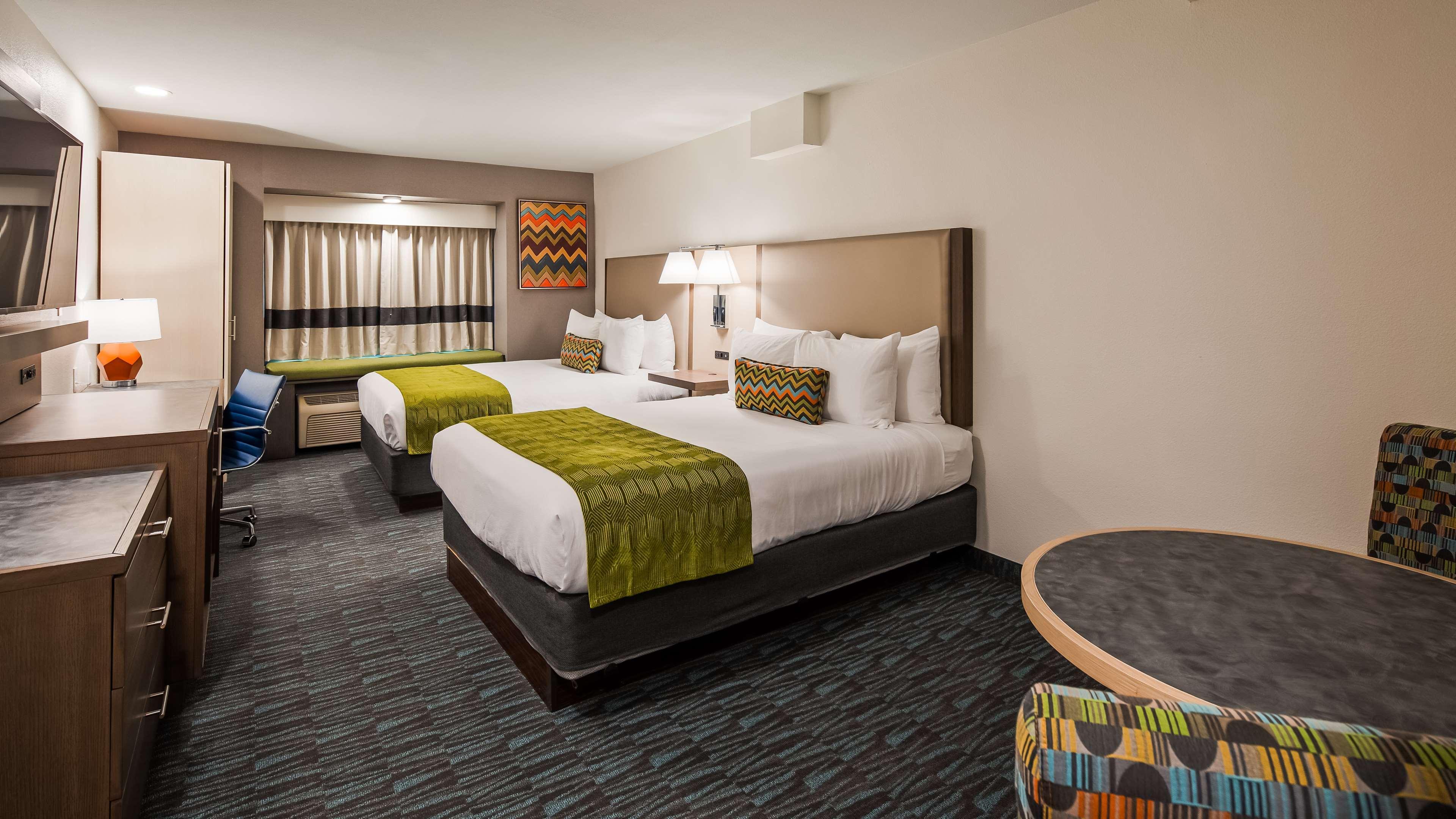 La Quinta Inn & Suites By Wyndham Tulsa Downtown - Route 66 Zewnętrze zdjęcie